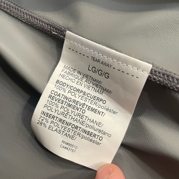 Under Armour mens lightweight coat. - Picture 4 of 12